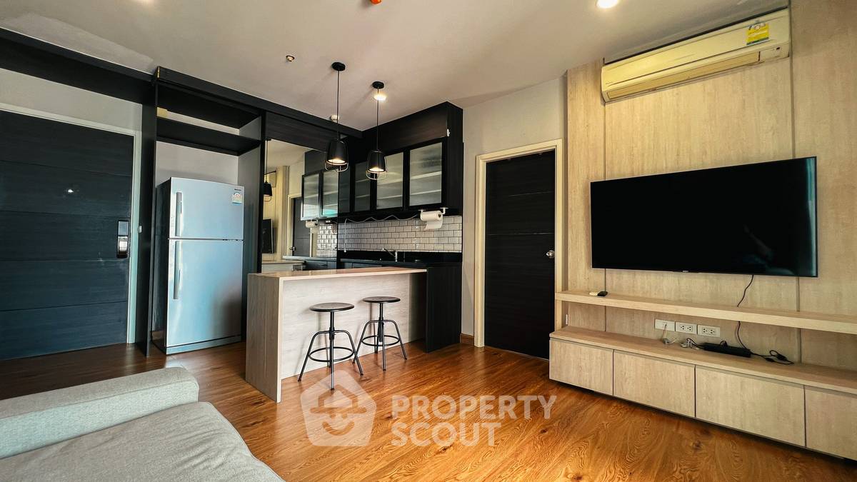 picture 1-BR Condo at Hive Taksin near BTS Wongwian Yai (ID 972773) - 2/18