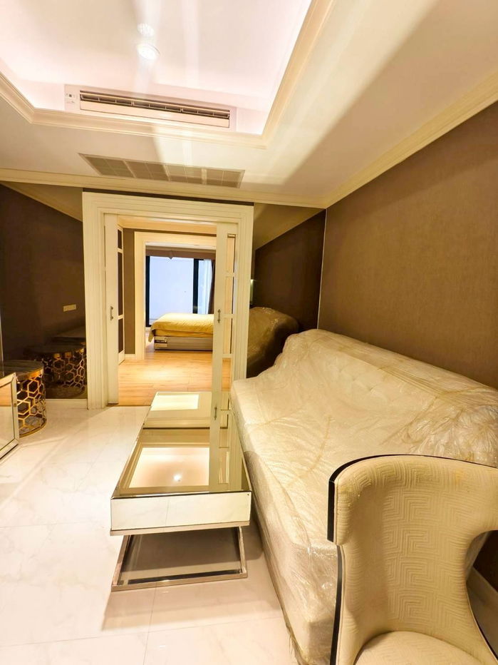 picture  State Tower, Bangrak – Prime Location, High Floor (44th) - 10/17