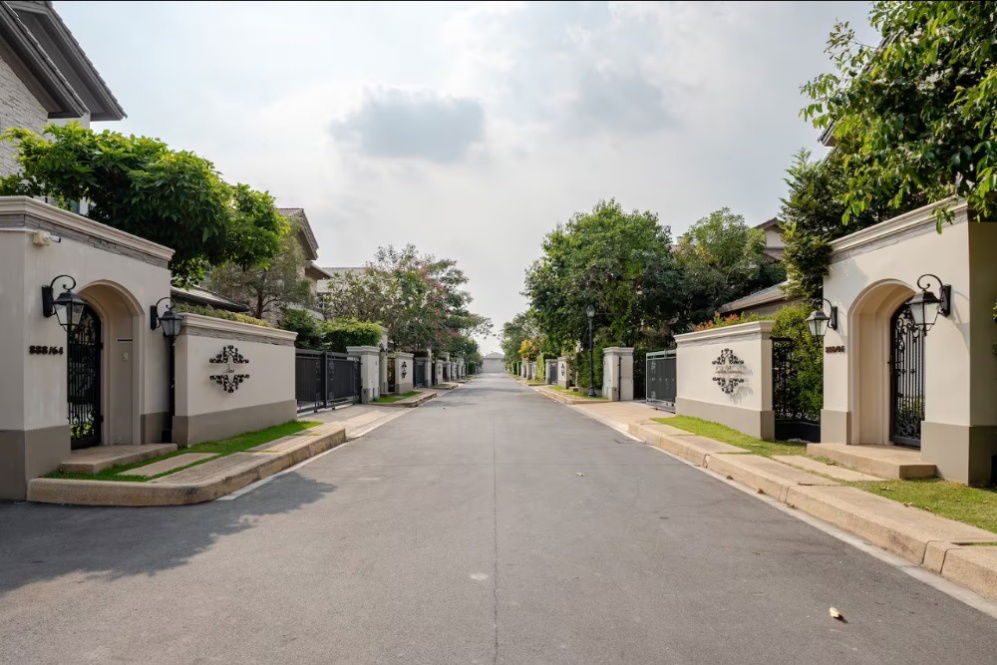 picture ✨️Corner house facing south with good wind flow✨️ FOR RENT Single house Nantawan Ramintra-Phaholyothin 50 - 33/61