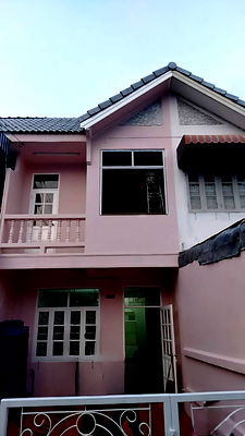 ทาวน์โฮม ลำลูกกา คลองสี่ : ขายถูก ทาวน์เฮ้าส์ 2 ชั้น หมู่บ้านอยู่เจริญ 4 ลำลูกกา 📞097-2161939