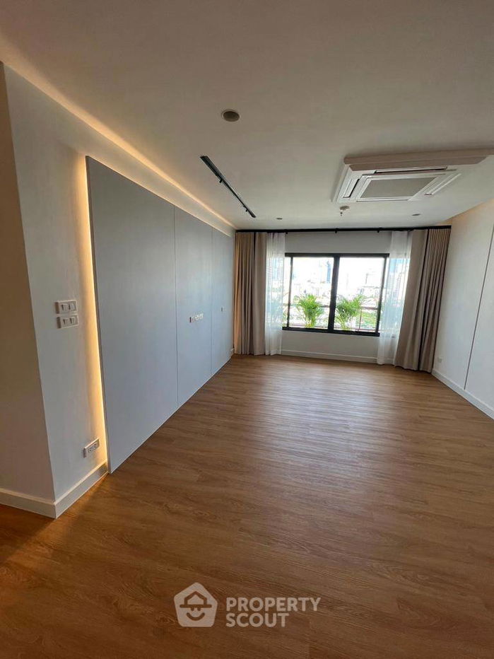 picture 2-BR Condo at Baan Ploenchit near BTS Nana (ID 1443469) - 3/11