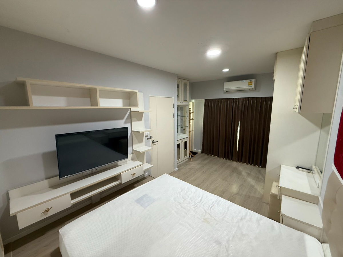picture Townhome for Rent: Baan Klang Muang Sukhumvit 77 - 7/16