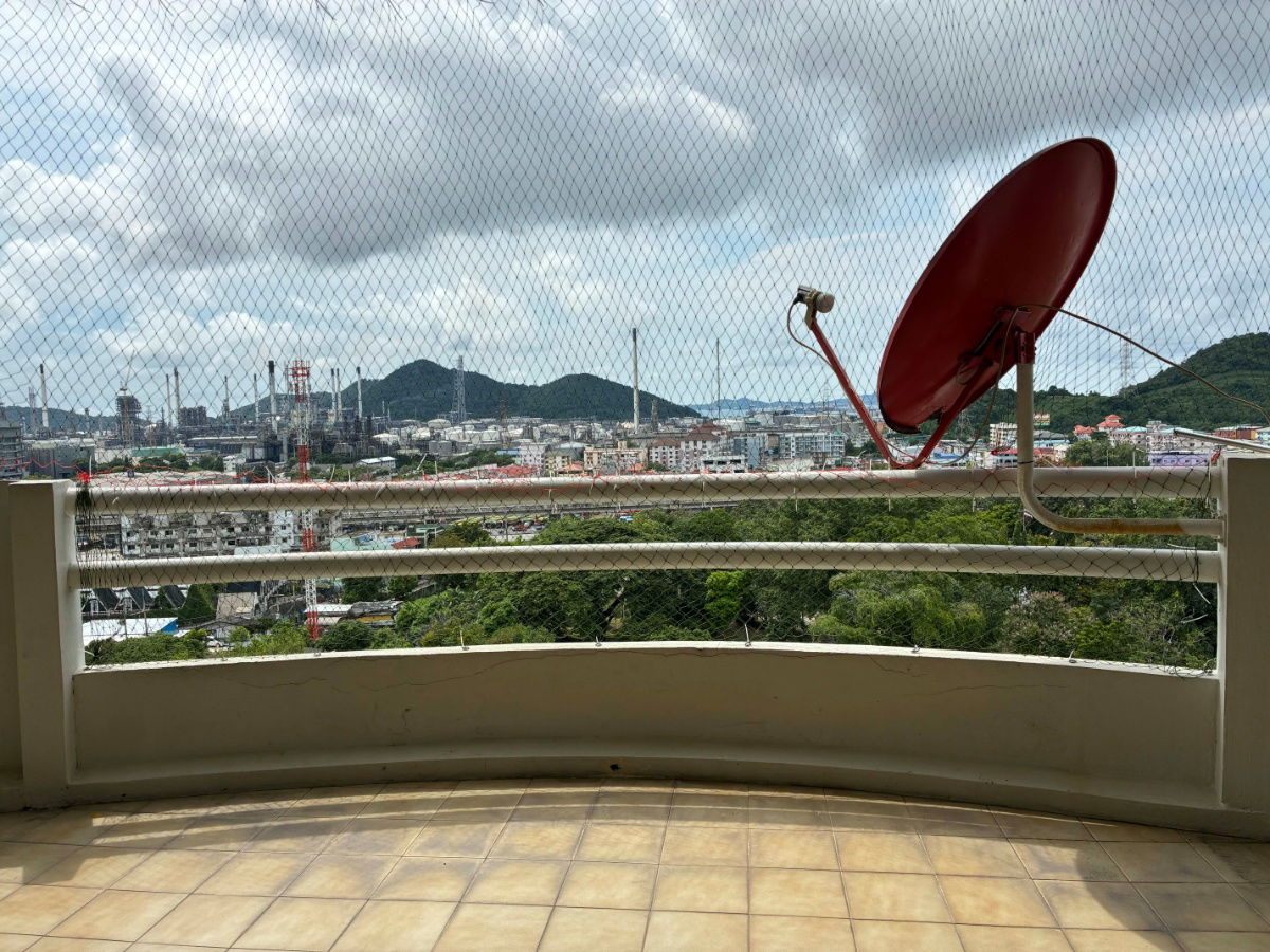 picture Room for Rent at Lam Chabang Tower 13fl.  6,500 baht/month please contact Khun Sarayuth 085 508 0978 - 12/12