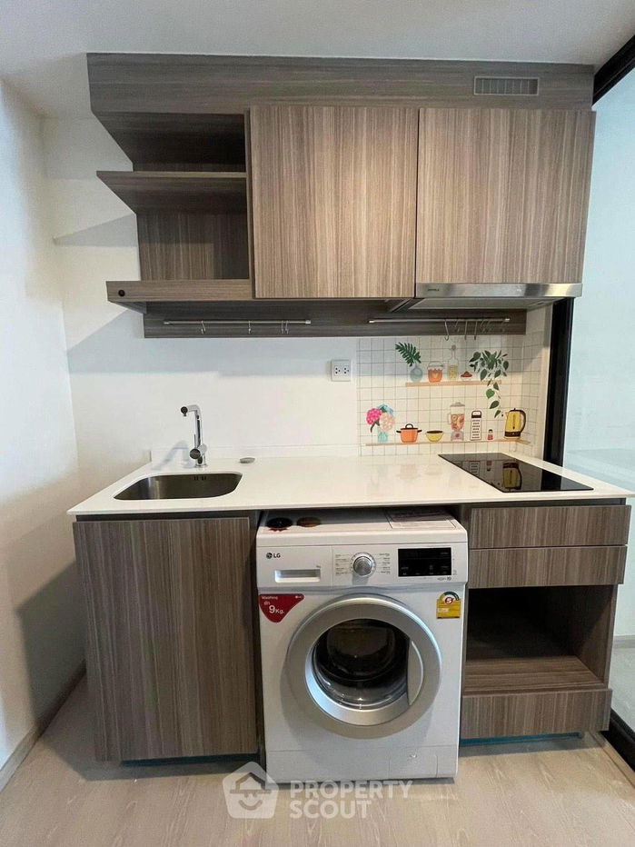 picture 2-BR Condo at Knightsbridge Phaholyothin Interchange in Anusawari (ID 2312884) - 3/8