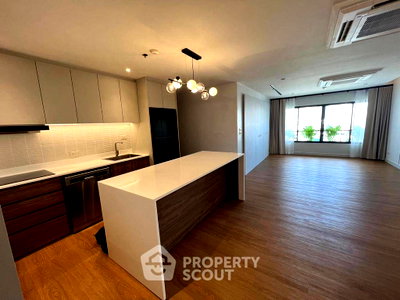 Condos for sale : Well-Priced 2-BR Condo, Baan Ploenchit, Near BTS Nana (ID 1443469)