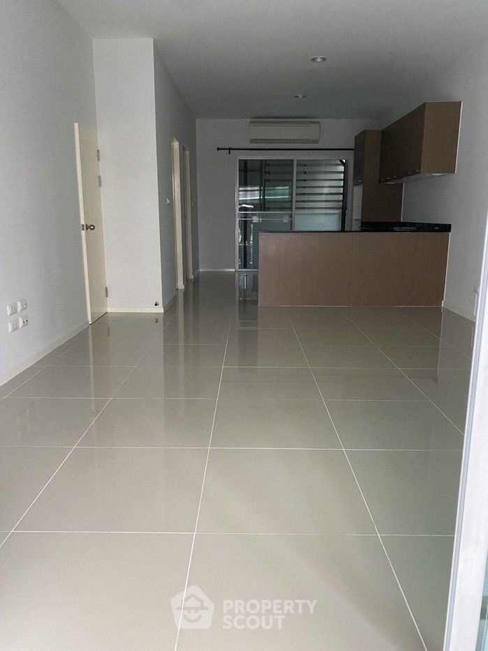 picture 3-BR Townhouse at Baan Klang Muang Sukhumvit 77 in Suan Luang (ID 2311965) - 2/12