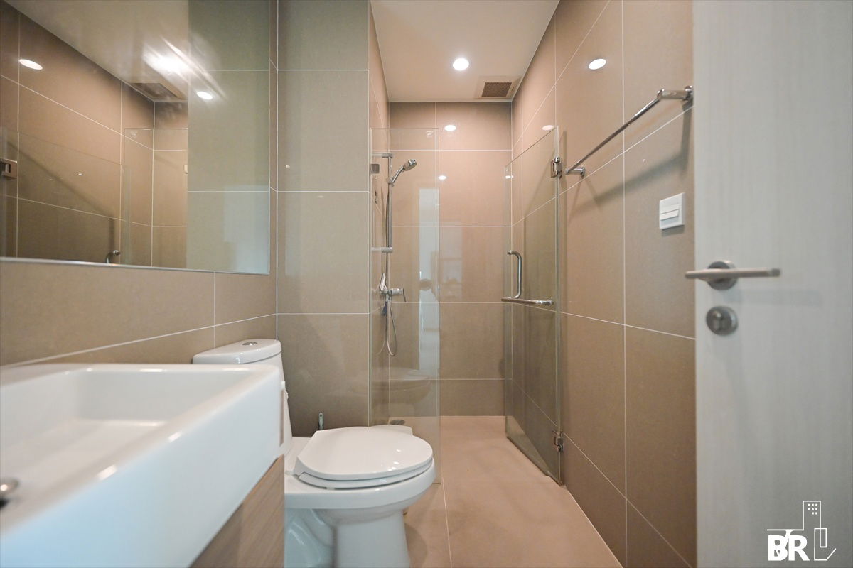 picture  Noble Revolve Ratchada 💖 Available Unit, Fully Furnished 🛋️ Near MRT Thailand Cultural Centre  - 9/12