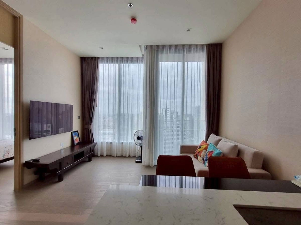 picture ST213 Panoramic 37th Floor Living at The Esse Asoke - 7/10