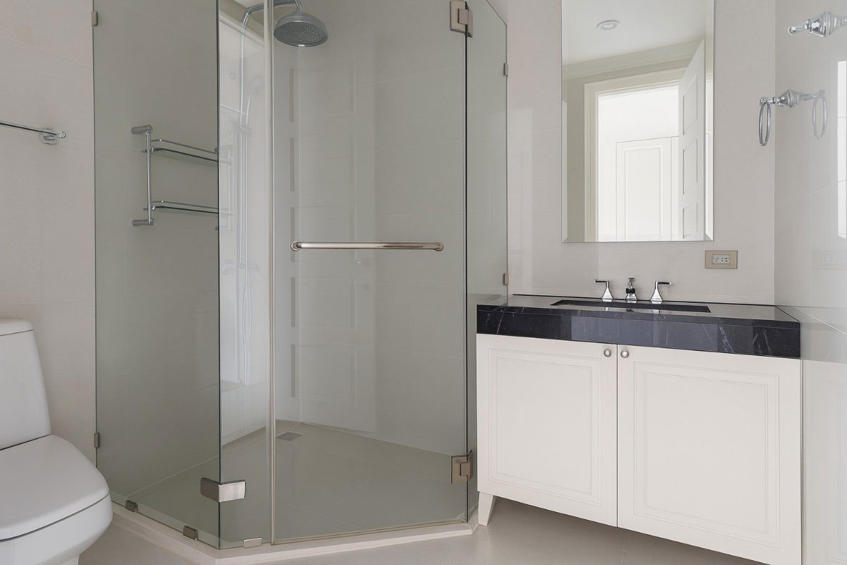 picture 3-bedroom condo for sale at Royce Private Residences - 16/23