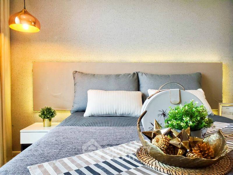 picture 1-BR Condo at Life Asoke near ARL Makkasan (ID 997274) - 2/11