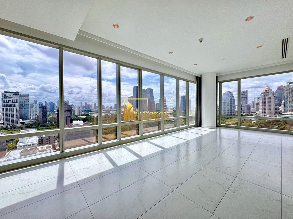 รูป 185 Rajadamri | Impressive 3 Bed Luxury Duplex Condo For Rent - BR13826CD - รูปที่ 3/58