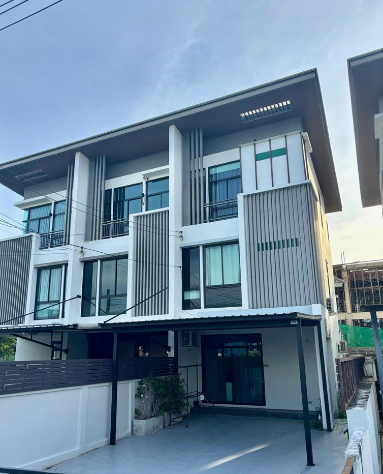 รูป ให้เช่า ทาวน์โฮม 3 ชั้น (หลังมุม) Cozy สตรีวิทยา 2 ซอย 29 แยก 6 – ทำเลดี เหมาะอยู่อาศัยหรือทำโฮมออฟฟิศ - รูปที่ 1/9