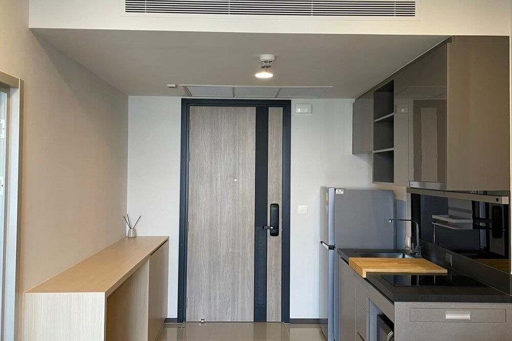 picture For Sale !! high floor11+, pool/city view, 🔥 Code C20250900031..Oka Haus, 1 bed, 1 bath, furnished, Muji minimalist style, Special Deal! - 4/8