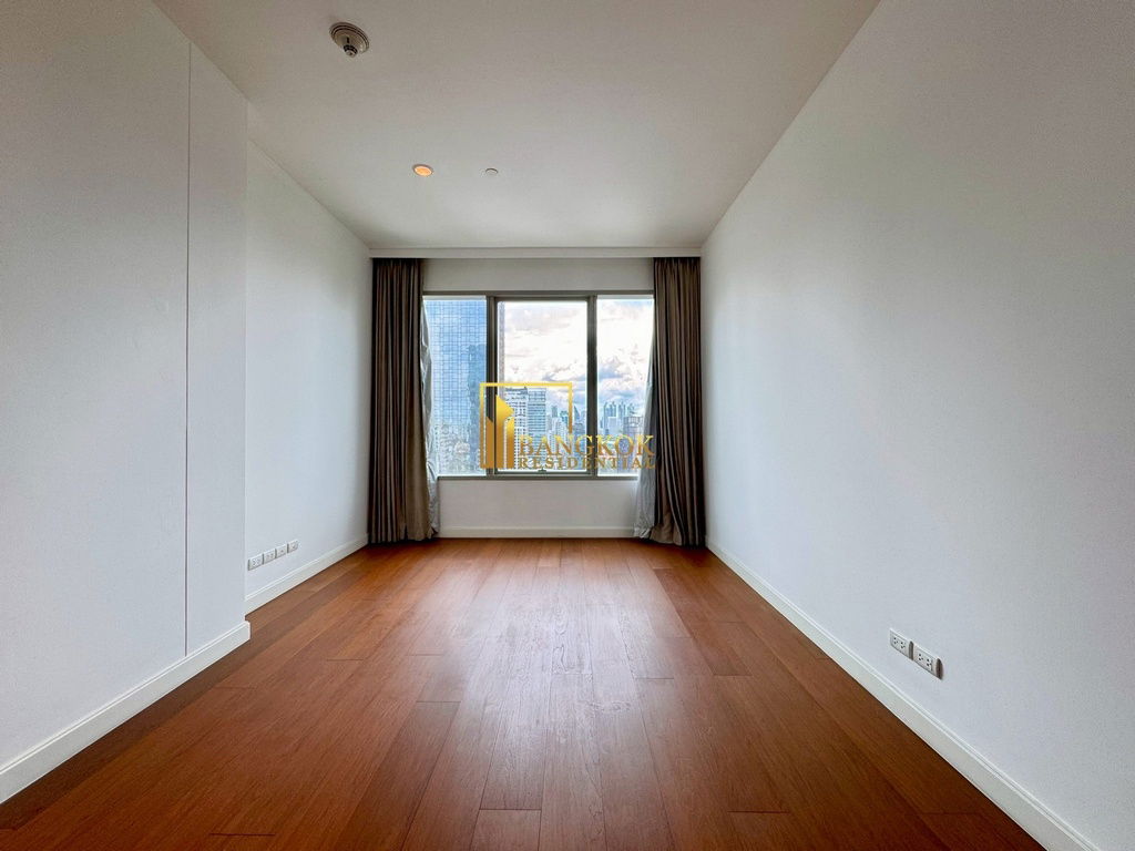 รูป 185 Rajadamri | Impressive 3 Bed Luxury Duplex Condo For Rent - BR13826CD - รูปที่ 32/58