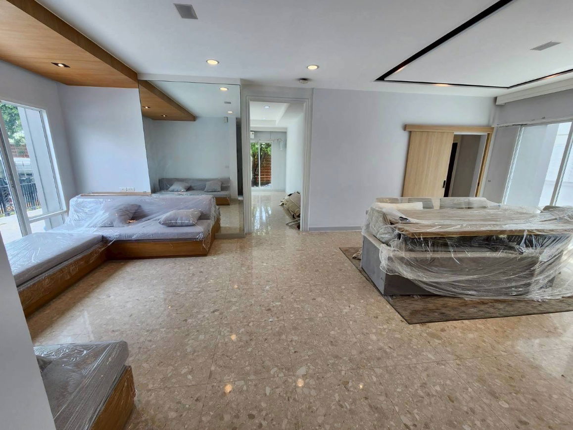 picture  Luxury House for Sale – Grand Bangkok Boulevard Rama 9 – Srinakarin 3-Storey Detached House on Krungthep Kreetha Road  - 5/14