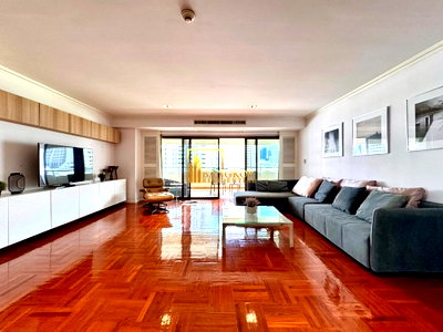 เช่าคอนโด ท่าเรือนานาเหนือ : Tower Park | Modernized 3 Bedroom Condo in Nana Area - BR9093CD