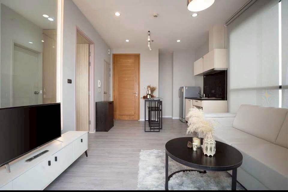 picture ★ Fuse Sathorn-Taksin ★ 35 sq m., 26th floor , ★Next to BTS Wongwian Yai ★ Fully furnished ★ - 4/8