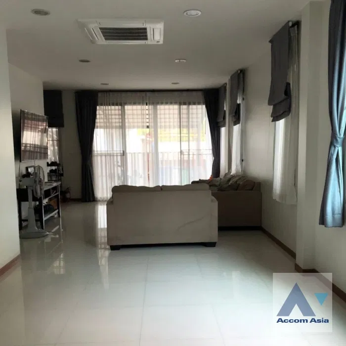 รูป 🔼🔽 AccomA 📩  4 BR Townhouse in Bang Chak (AA44632) - รูปที่ 1/8