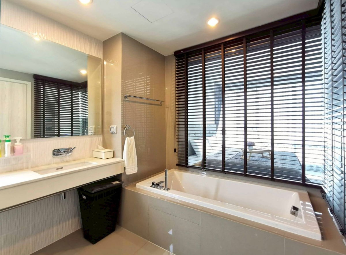 picture LTH13219 – Condo for Rent | Rhythm Sukhumvit 42 | 79 sqm | 2 Beds 2 Baths | 65K/Month | Near BTS Phra Khanong - 9/10