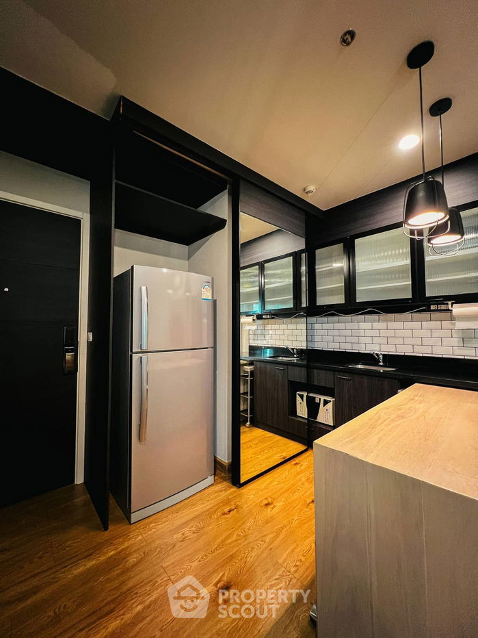 picture 1-BR Condo at Hive Taksin near BTS Wongwian Yai (ID 972773) - 5/18