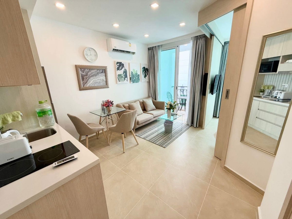 picture Olympus Condo in South Pattaya for Sale, Foreign Name, Pool View, Fully Furnished and move in ready - 7/11