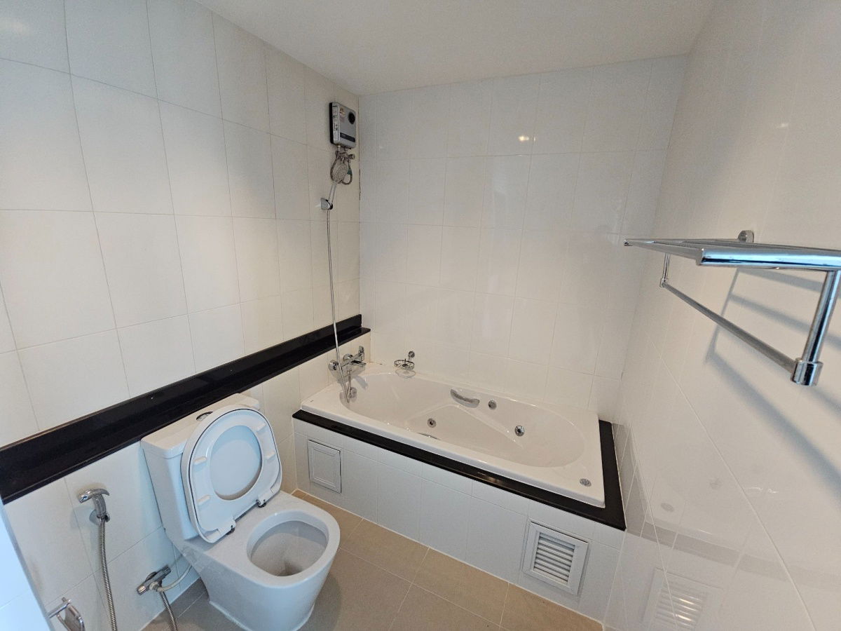 picture Condo for rent: Knightsbridge Sky River Ocean Near BTS Paknam - 57/68