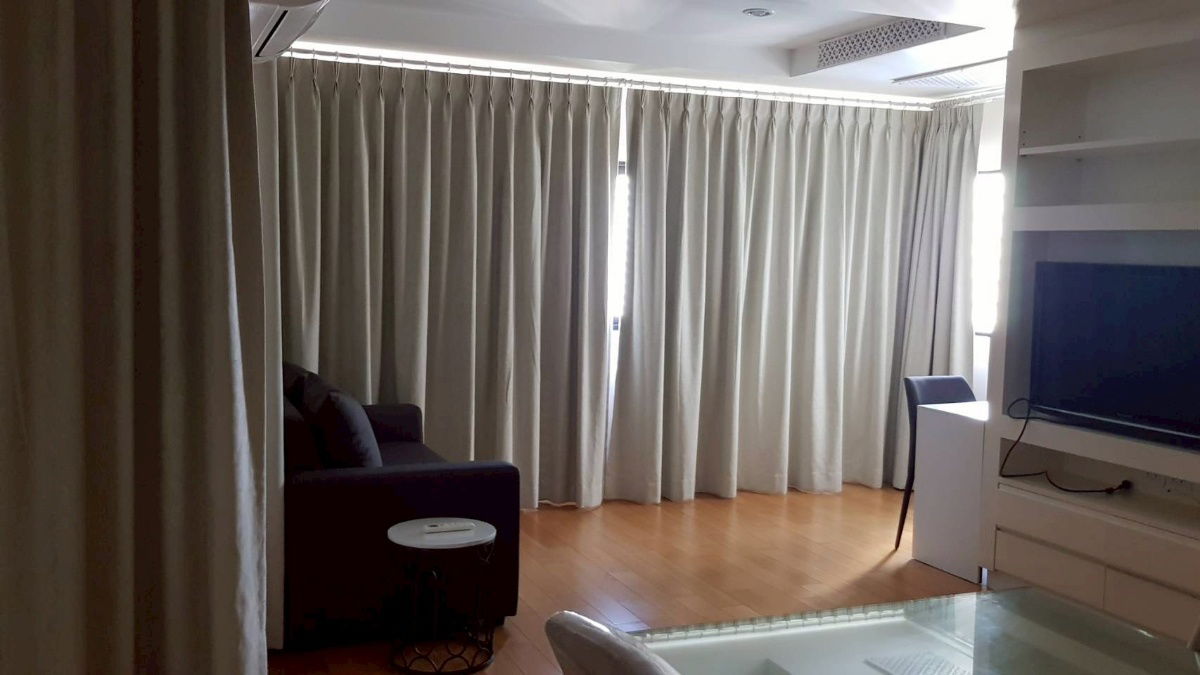 picture ST246 High-Floor Corner Unit at Sathorn Gardens Condominium Prime Location in the Heart of Sathorn, Next to Malaysian Embassy - 4/13