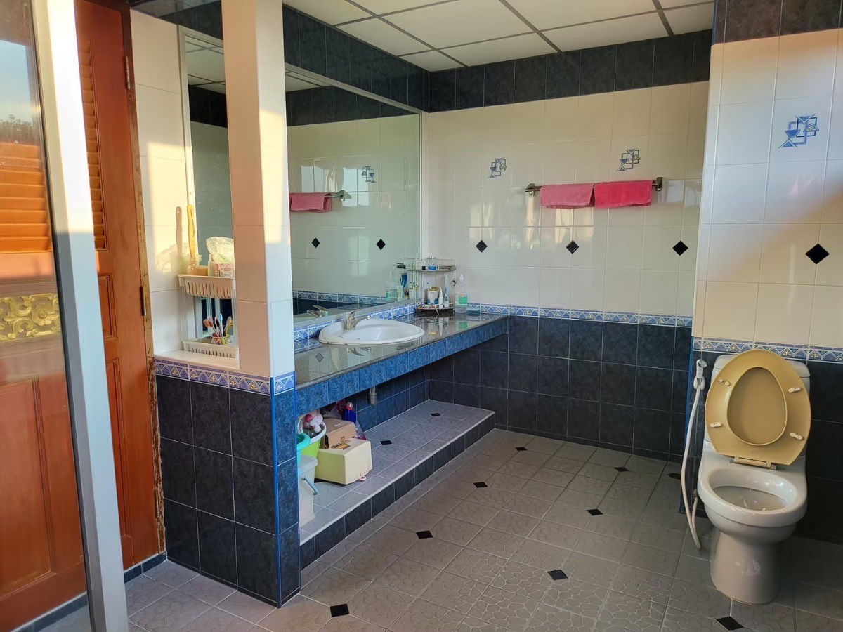 picture Rare Opportunity: 16 Rai Office & Land, Pathum Thani, 20 Mins to City - 18/19