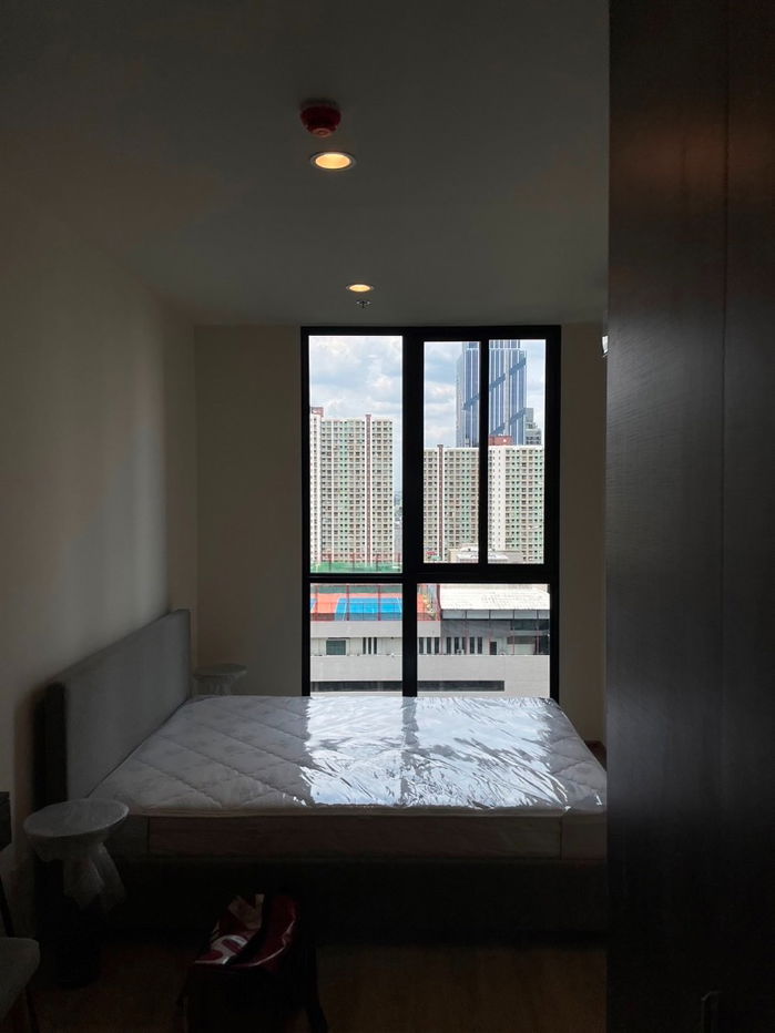 รูป Hot Deal ‼️NUE District R9 ทิศตะวันออก วิวสูงไม่บล็อก Fully Furnished ติดต่อ : 0926905445 - รูปที่ 3/4