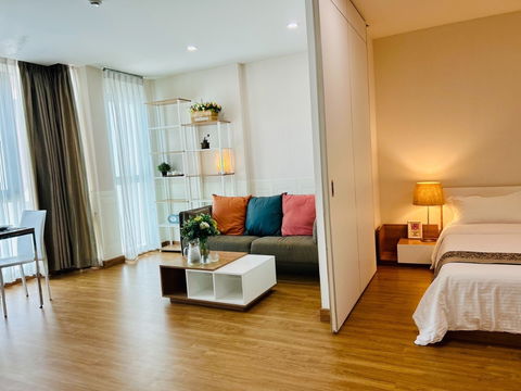 เดอะ นิมมานา คอนโด ให้เช่า 1ห้องนอน คอนโดใจกลางถนนนิมมาน โทร 082-389-9314 บู