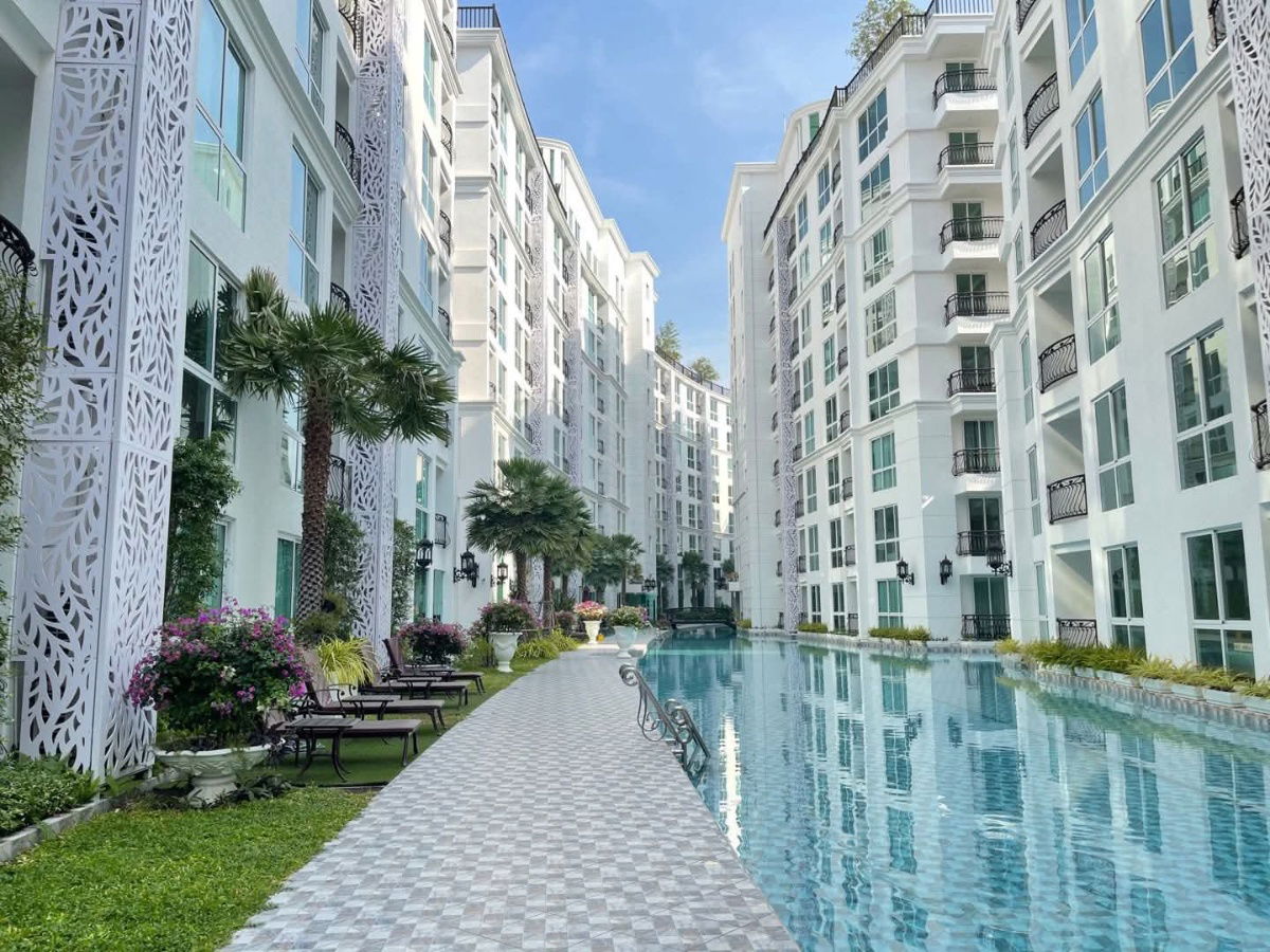 picture Olympus Condo in South Pattaya for Sale, Foreign Name, Pool View, Fully Furnished and move in ready - 1/11