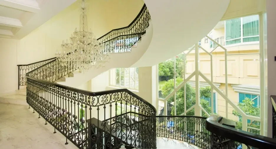 picture 3-bedroom condo for sale at Royce Private Residences - 17/23
