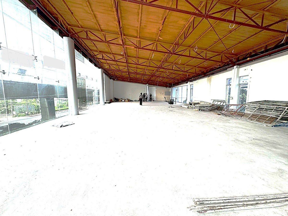 picture 3-Storey Building with Elevator and Parking for 15+ Cars on Rama 9 main road ** NO CO-AGENT ** - 12/12