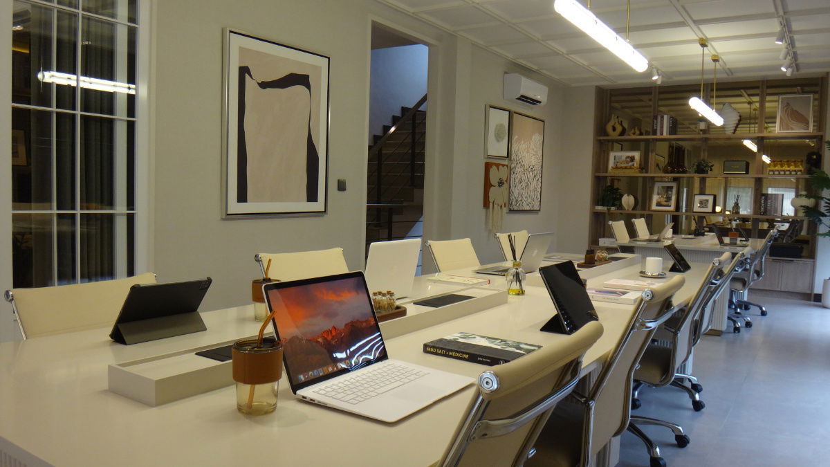 picture Luxury Home Office for Sale on Sukhumvit 77 – Business District, 5 Floors with Rooftop, Equipped with Elevator and Fire Escape - 10/25