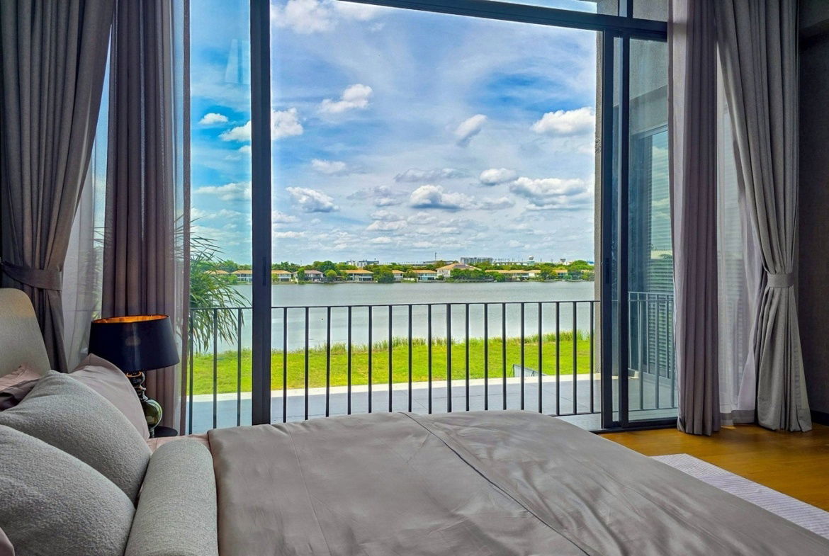 รูป 𝐉𝐈𝐀 𝐏𝐨𝐨𝐥 𝐑𝐞𝐬𝐢𝐝𝐞𝐧𝐜𝐞 𝐏𝐫𝐢𝐦𝐞 𝐋𝐨𝐜𝐚𝐭𝐢𝐨𝐧 บ้านสไตล์ Modern Pool Villaหรู ติดหน้า รร.นานาชาติฮาร์โรว์ กรุงเทพฯ   - รูปที่ 5/11