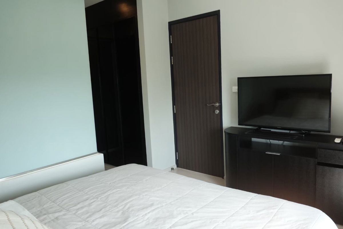รูป ห้องสวย ราคาดีมาก!! 1 นอน 1 น้ำ 45 ตร.ม เฟอร์+เครื่องใช้ไฟฟ้าครบ พร้อมเข้าอยู่ - รูปที่ 10/14