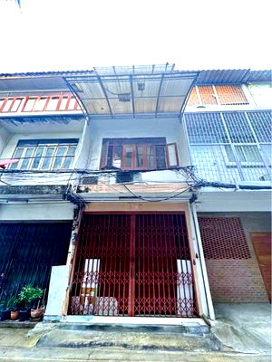 Shophouses for rent Rajamangala University of Technology Krungthep : Furnished air-conditioned 2 bed 2 bath BRT Chan 200m. NangLinchi Market 650 m. 3-story shophouse for