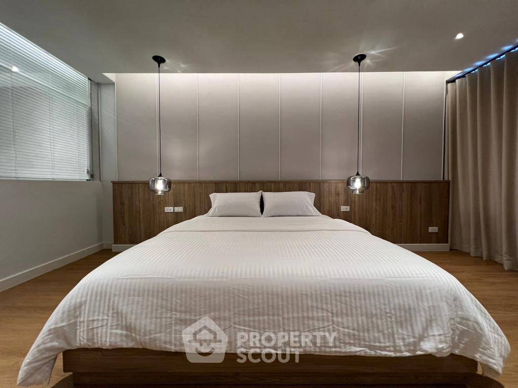 picture 2-BR Condo at Baan Ploenchit near BTS Nana (ID 1443469) - 7/11