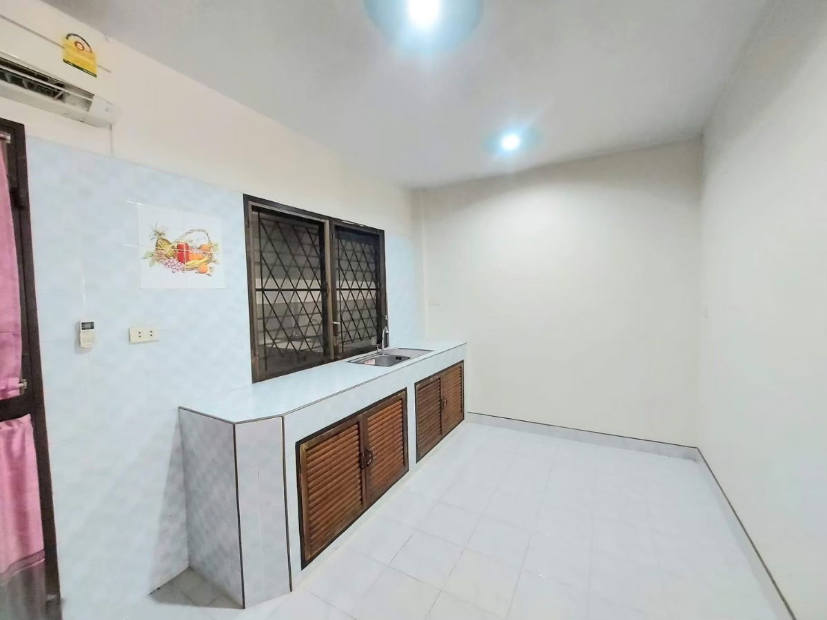 รูป  บ้าน ทาวน์เฮ้าส์ ว่างให้เช่า ใกล้รถไฟฟ้า ม.รังสิต - รูปที่ 3/21