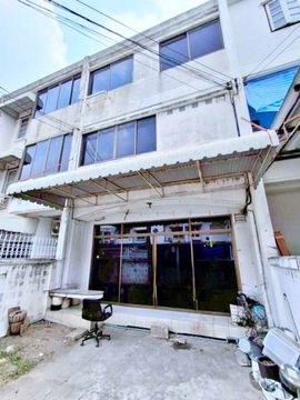 เซ็นทรัล ลาดพร้าว 1.3 กม. รัชดา จัตุจักร BTSห้าแยกลาดพร้าว 600 ม. ให้เช่าทาวน์โฮม 3 ชั้น 30 ตร.ว. รร.นานาชาติเซนต์จอห์น 423 ม.3 นอน
