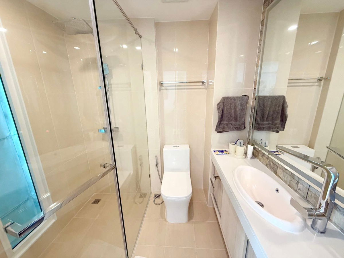 picture Olympus Condo in South Pattaya for Sale, Foreign Name, Pool View, Fully Furnished and move in ready - 6/11