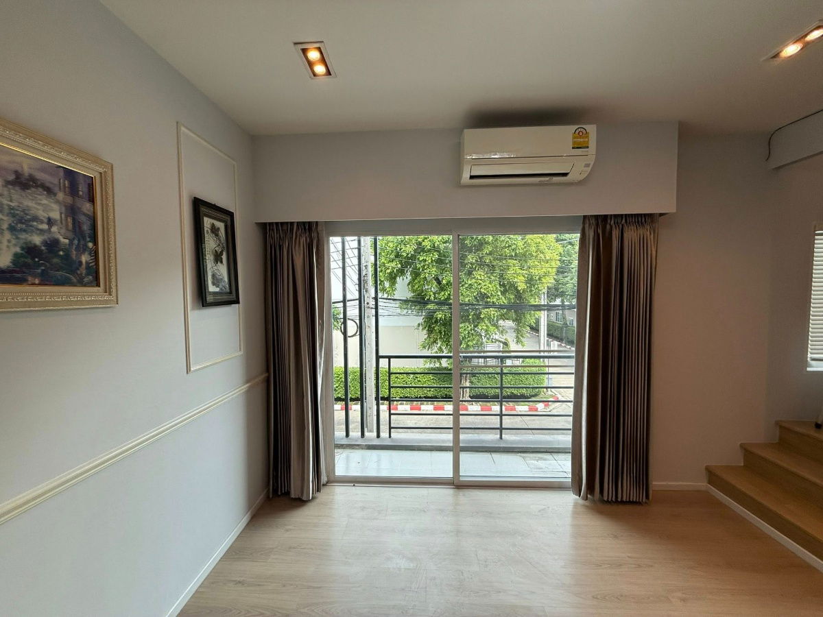 picture Townhome for Rent: Baan Klang Muang Sukhumvit 77 - 2/16