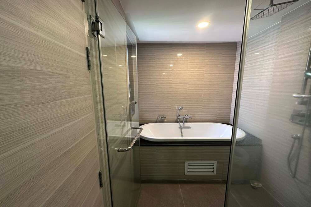 picture 🔥 For Rent !! Good location, There is a bathtub!!🔥 Code C20250900033........Klass Langsuan, 2 bedroom, 2 bathroom, furnished, ready to move in 📣📣 - 6/6