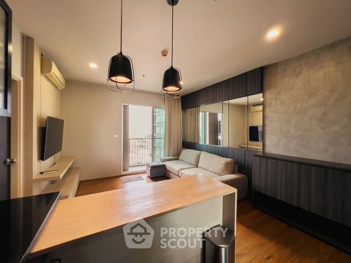 picture 1-BR Condo at Hive Taksin near BTS Wongwian Yai (ID 972773) - 7/18