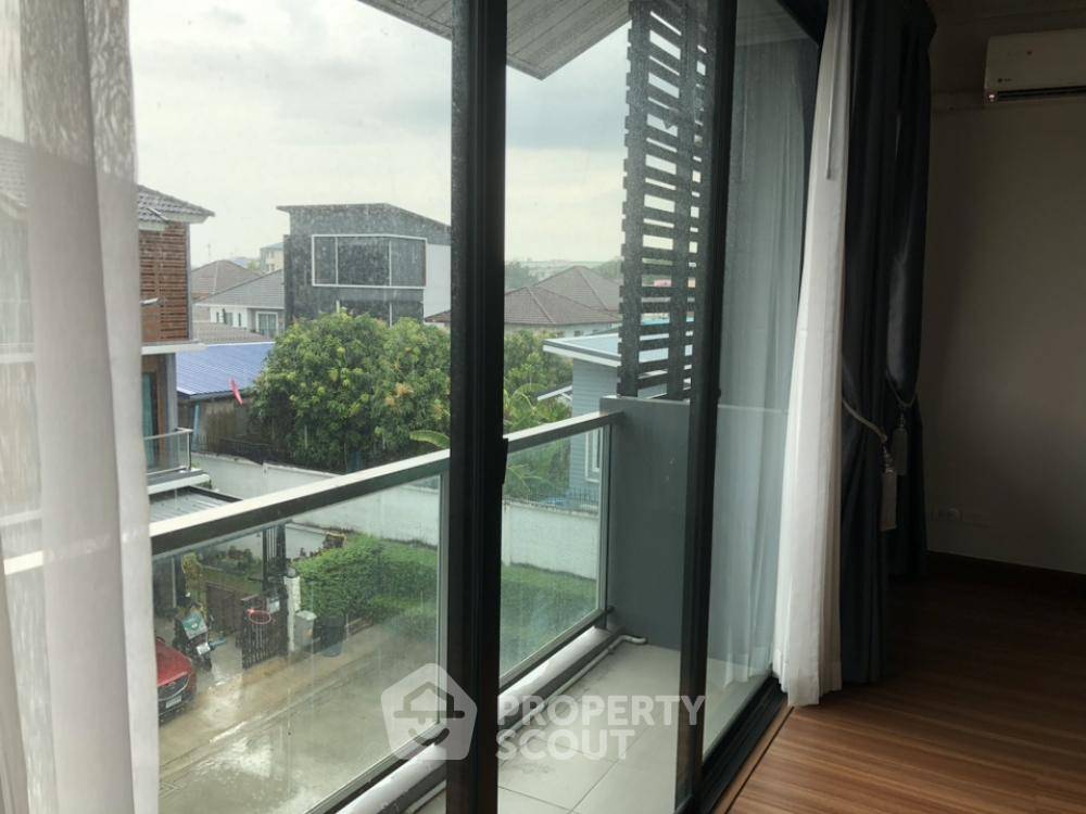 picture 3-BR Townhouse in Khlong Chan (ID 1271109) - 4/9