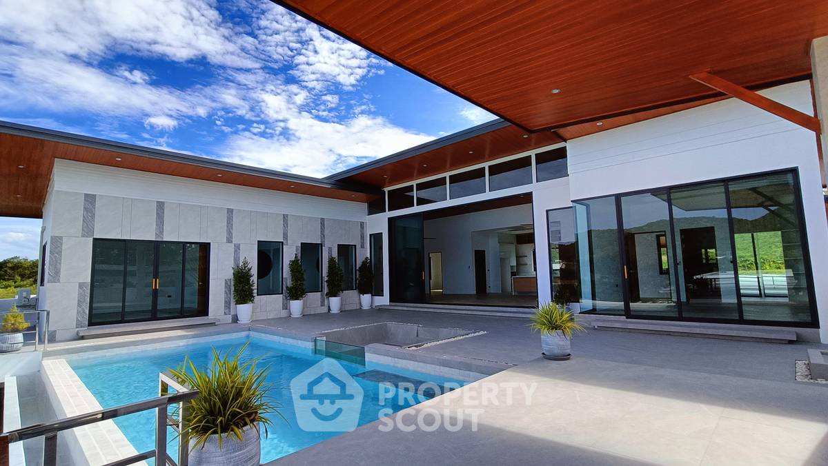 picture 3-BR Villa in Thap Tai (ID 2304178) - 1/31