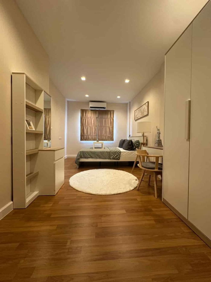 picture Modern 3-Storey Townhome for Sale – Soi Satriwitthaya 29 - 4/7