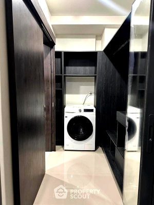 Condos for sale : 1-BR Condo at XT Huaikhwang near MRT Huai Khwang (ID 2061777)