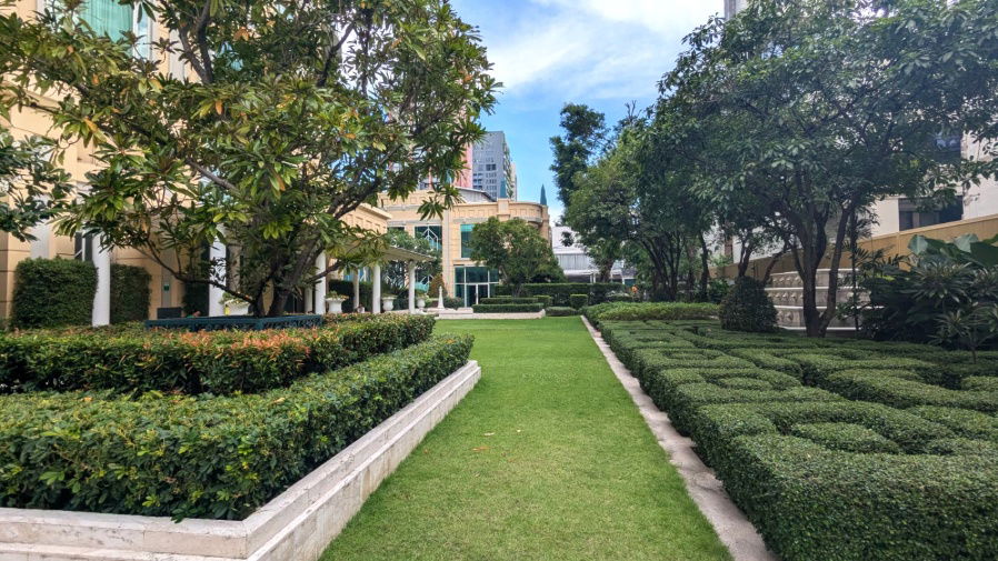 picture 3-bedroom condo for sale at Royce Private Residences - 21/23
