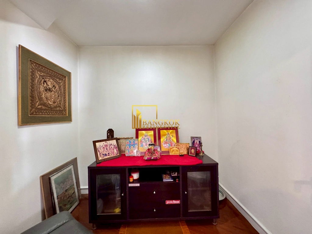 picture Supakarn Condo | Elegant 3 Bedroom Riverside Condo For Sale - BR60587CD - 16/48